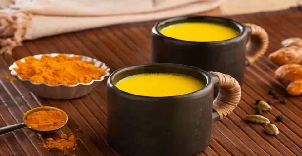 Benefits of Drinking Turmeric Milk Before Bedtime