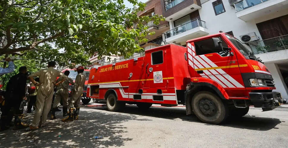 Tragic Fire in South-East Delhi Claims Three Lives