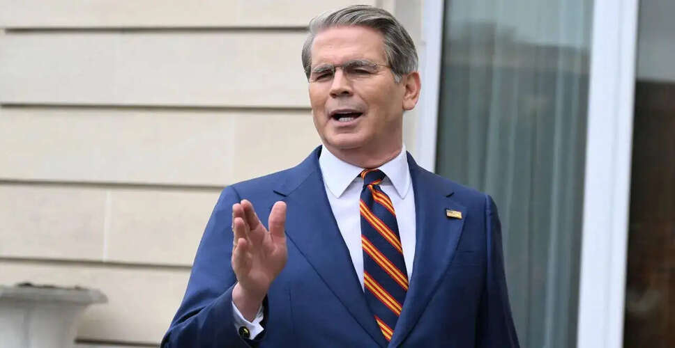 US Treasury Secretary Defends Lifting Sanctions on Iranian Oil Amid Controversy