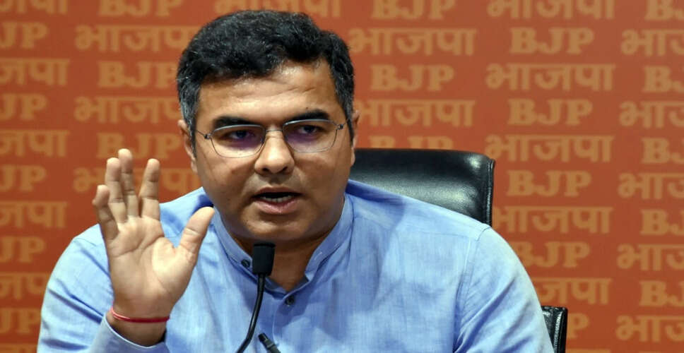 Delhi Government Tackles Pollution and Civic Issues Left by AAP