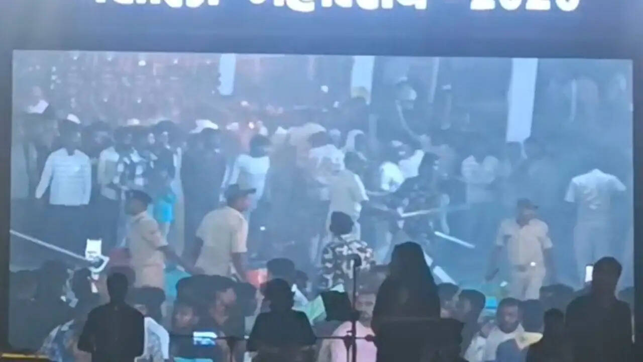 Chaos Erupts at Vaishali Festival During Kalpana Patowary's Performance