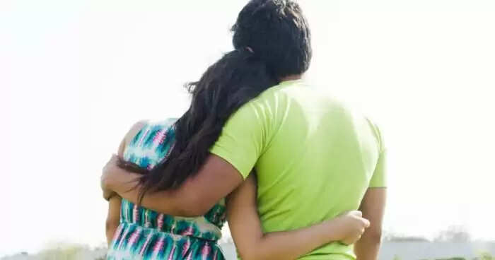 Boyfriend Distressed Over Girlfriend's Unhygienic Habit