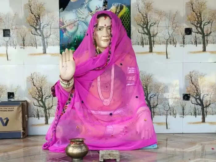 Husband Constructs Temple in Memory of Deceased Wife in Madhya Pradesh