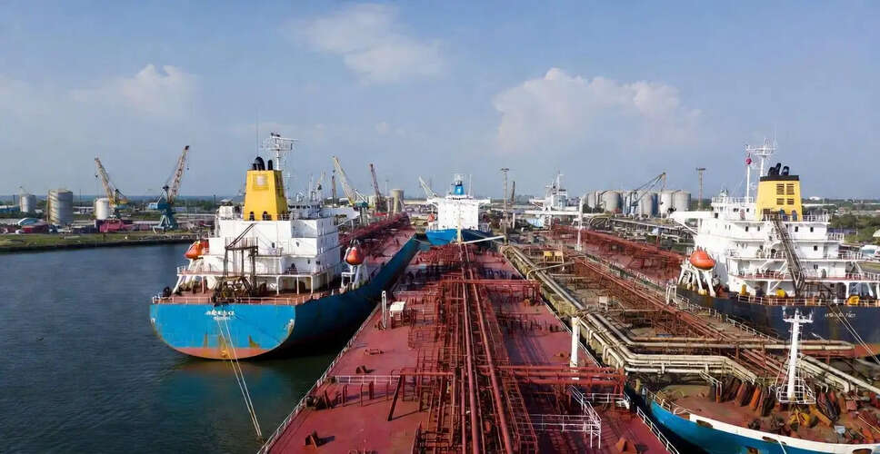 US Extends Waiver for Russian Oil Purchases Amid Global Energy Crisis