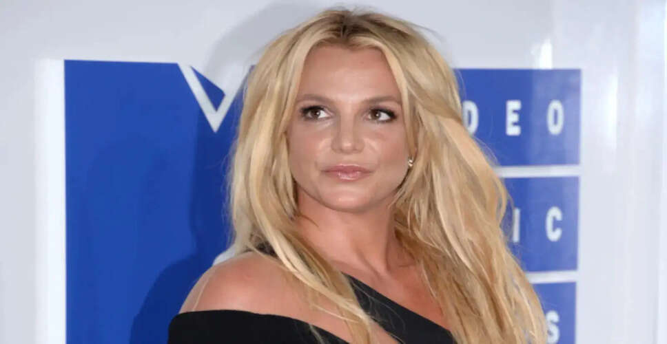Britney Spears Enters Rehab Following DUI Incident