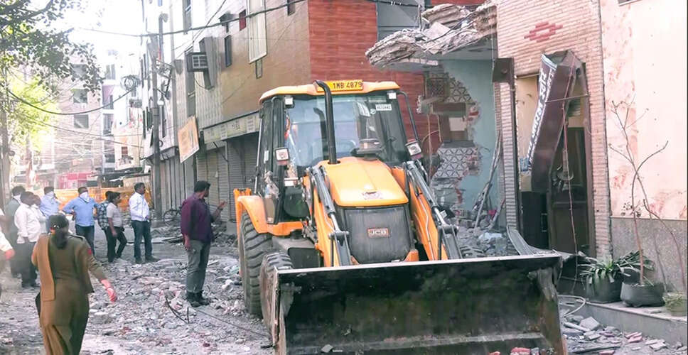 Delhi Municipal Corporation Demolishes Illegal Structures Following Violent Clash