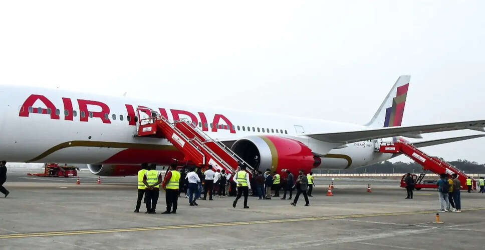 Severe Weather Damages Air India Aircraft at Delhi Airport