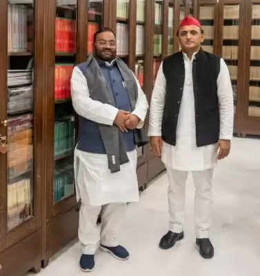SP leader Maurya banned from UP temple, his statement irks Akhilesh