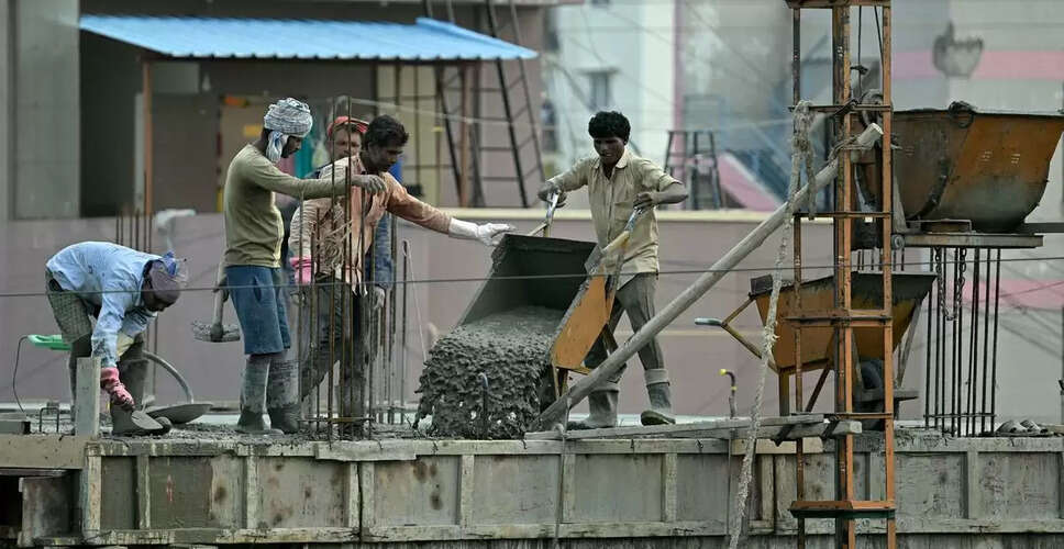 Delhi Government Offers Compensation to Construction Workers Amid Pollution Control Measures