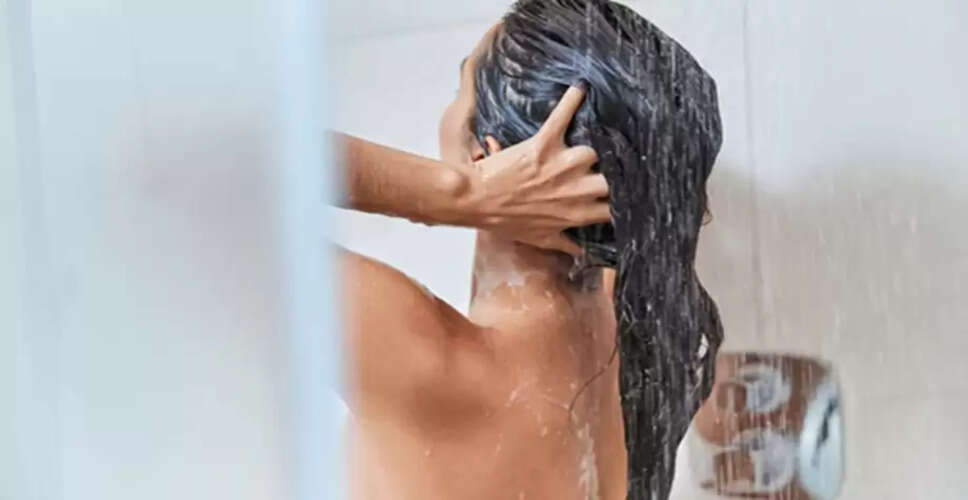 Optimal Hair Washing Techniques for Seasonal Changes
