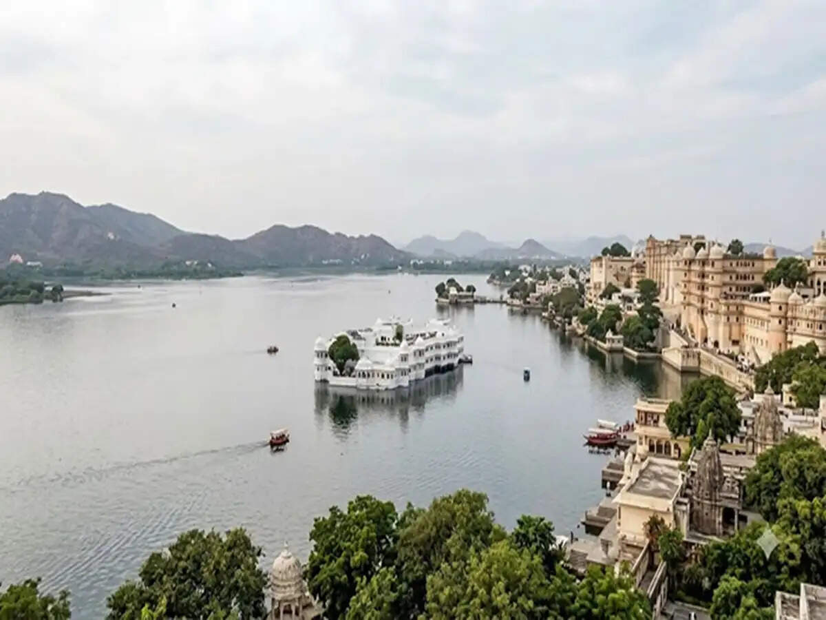 Top Locations to Celebrate Your First Karwa Chauth with a Moonlit View