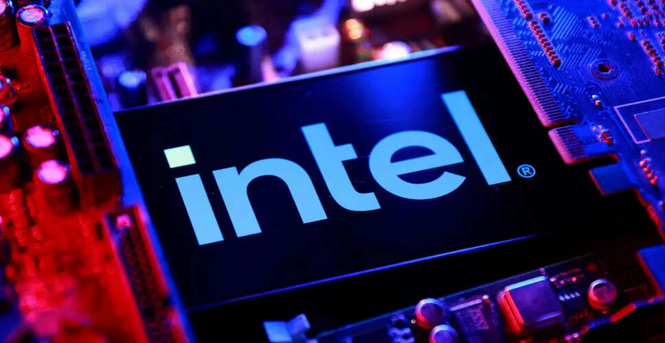 Intel Shares Surge Following Trump&rsquo;s Announcement of Apple Partnership