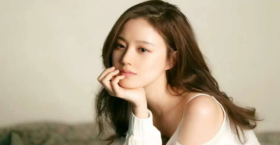 Moon Chae-Won Announces Upcoming Wedding in June