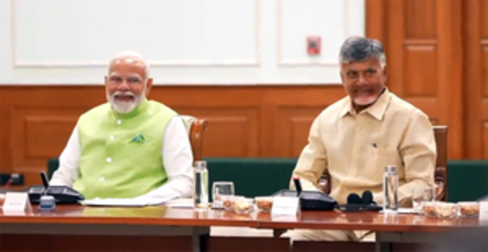 NDA bonding: Naidu to hold swearing-in later to have PM Modi in attendance