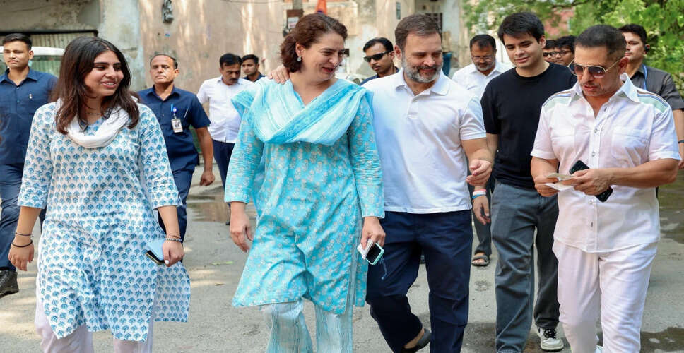 Gandhi Family Celebrates New Year in Ranthambore National Park