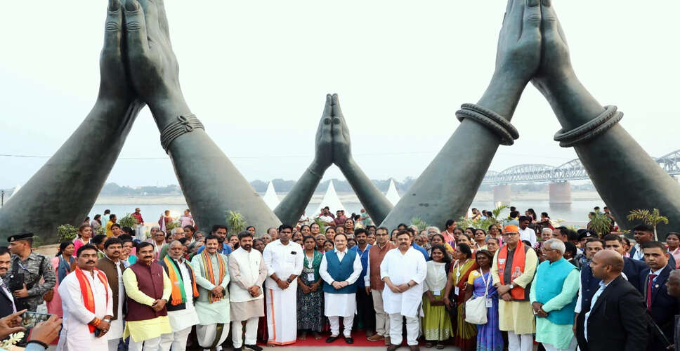 Prime Minister Modi Celebrates Cultural Unity at Kashi Tamil Sangamam Launch