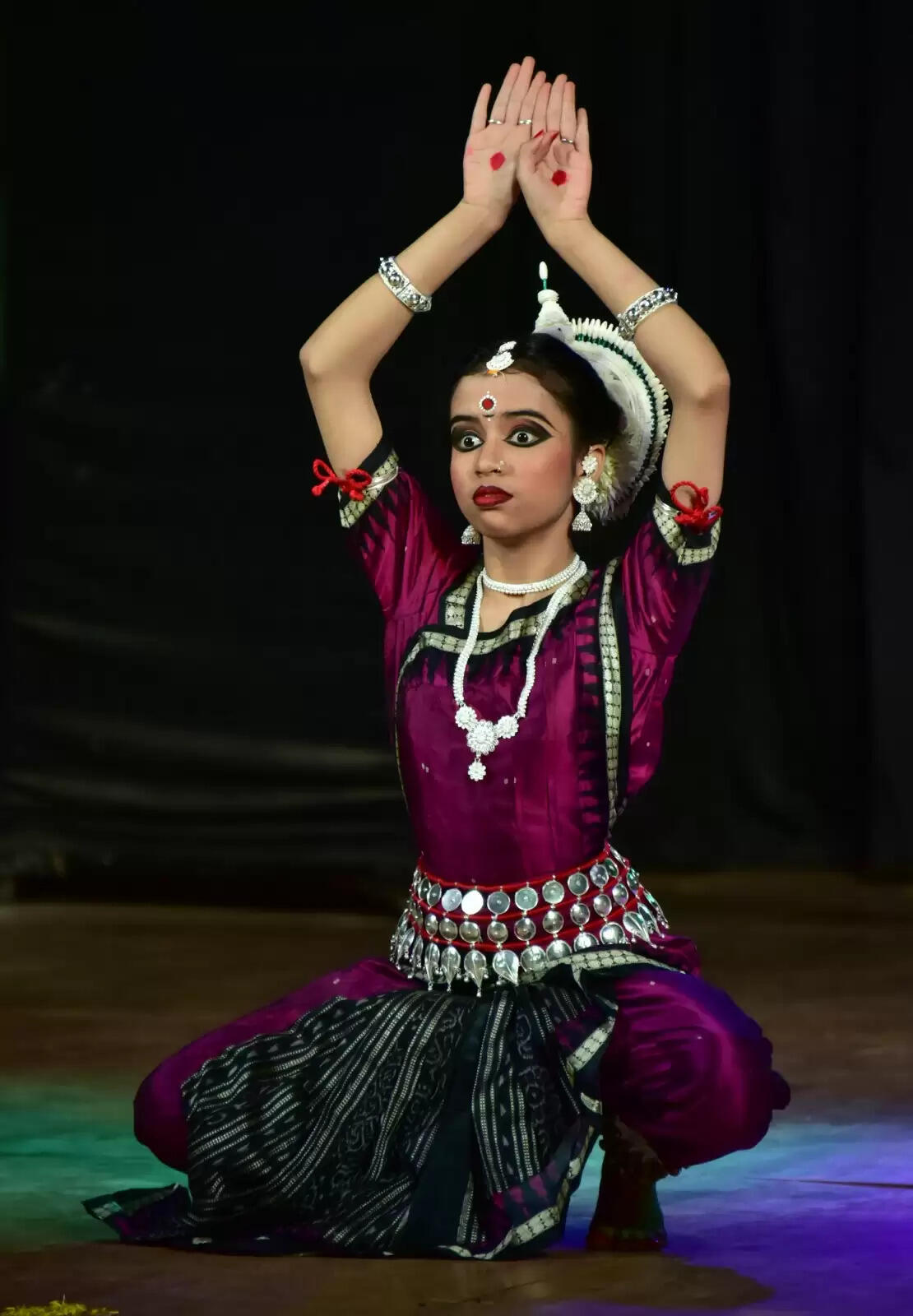 Discover the Vibrant Odissi Dance Performances Lighting Up Bhubaneswar!