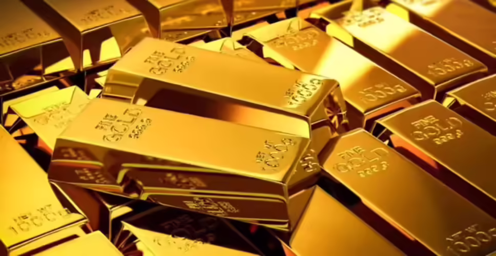 Gold and Silver Prices Decline Amid Stable Interest Rates