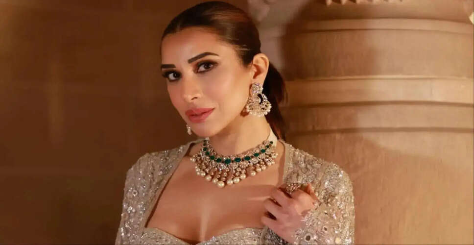 Sophie Choudry Discusses Beauty Standards and Individuality on Her New Show