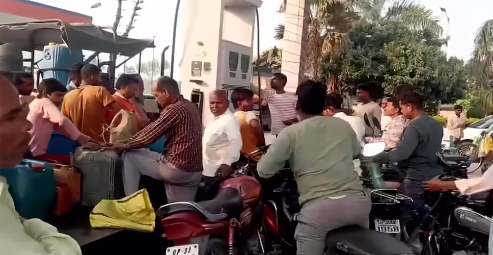 Panic Buying at Petrol Stations in UP Amid Rumors of Fuel Shortage