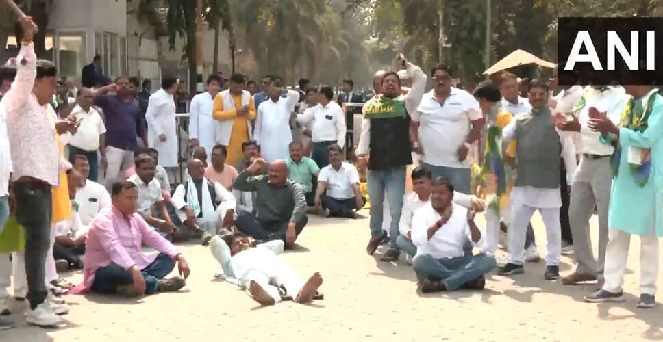 Bihar's Political Turmoil: Nitish Kumar's Resignation Sparks Outrage Among Supporters