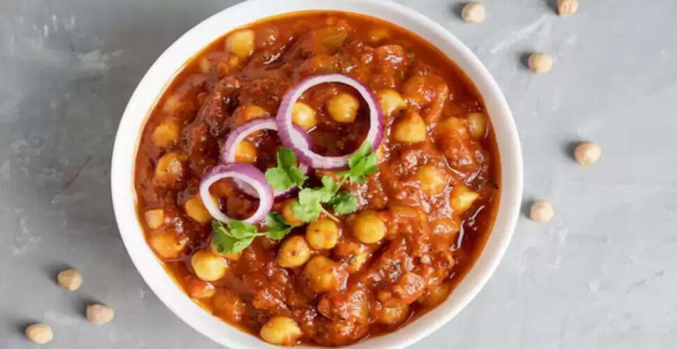 Delicious Dhaba-Style Chickpeas Recipe for Home Cooking