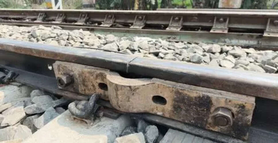 Bihar Railway Accident Averted: Track Fracture Detected Near Kumar Bagh