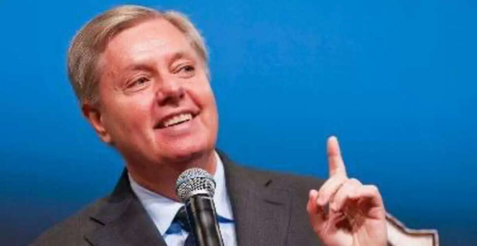 Trump Threatens Tariffs on Nations Buying Russian Oil Amid Ukraine Conflict