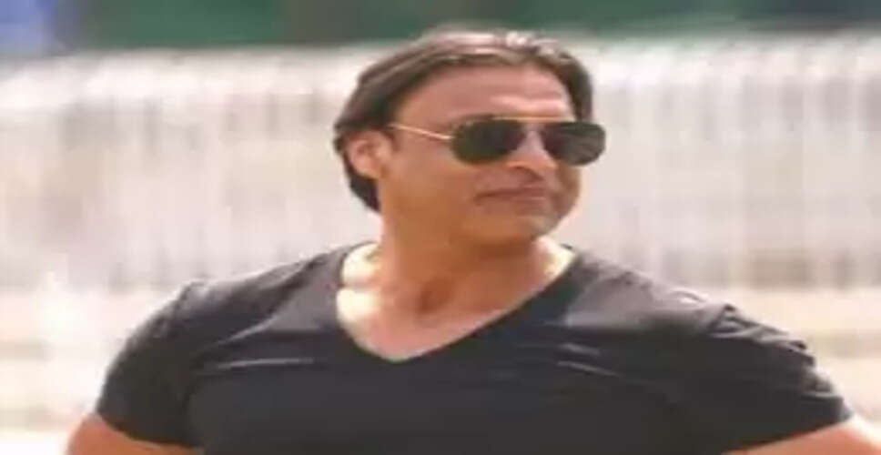 Shoaib Akhtar Faces Legal Notice from Cricket Historian Nauman Niaz Over Defamation Claims