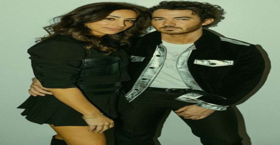 Kevin Jonas wishes wife Danielle Jonas a happy b'day, writes 'How did I get so lucky?'