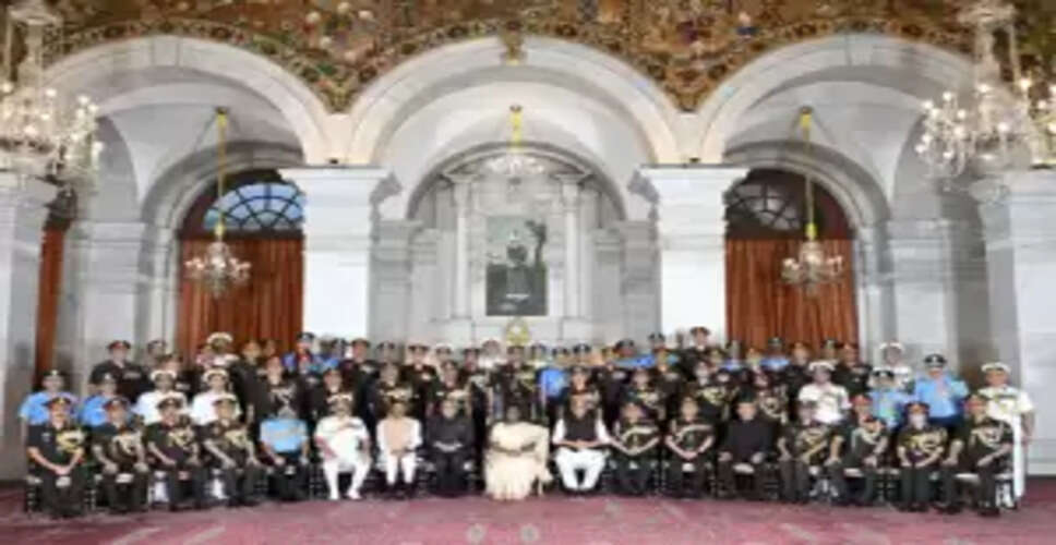 President Droupadi Murmu Honors 92 Armed Forces Personnel with Distinguished Service Awards