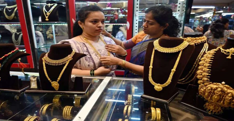 Gold and Silver Prices Decline Amid Global Uncertainty