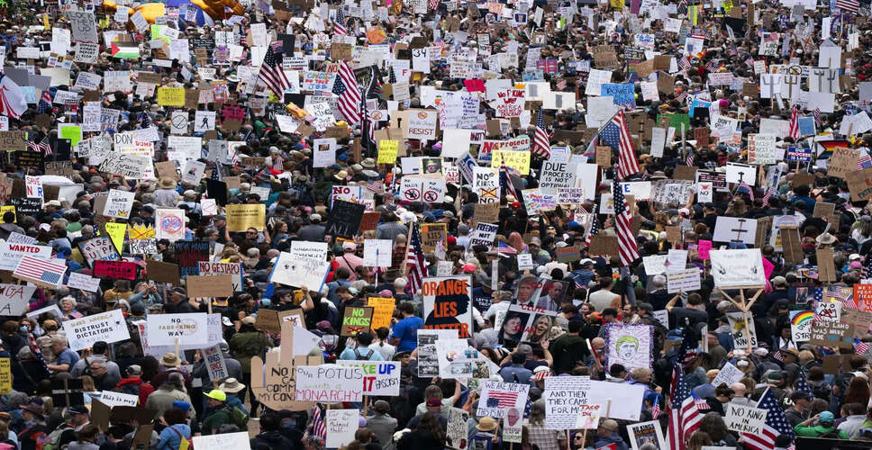 Nationwide May Day Strong Demonstrations Set for Economic Blackout