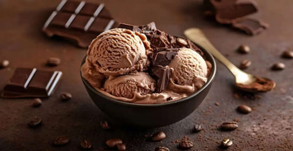 Delicious Homemade Chocolate Ice Cream Recipe for Summer