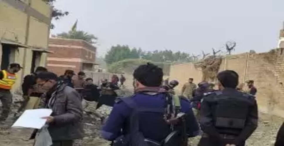 Gunmen Attack Police Checkpoint in Khyber Pakhtunkhwa: Casualties Reported