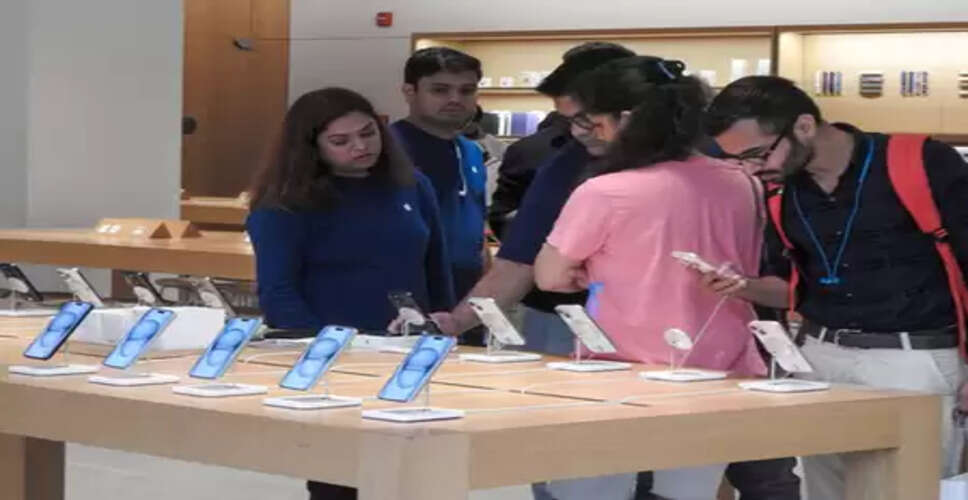 India smartphone market rises 8 pc in April-June amid robust macroeconomic environment