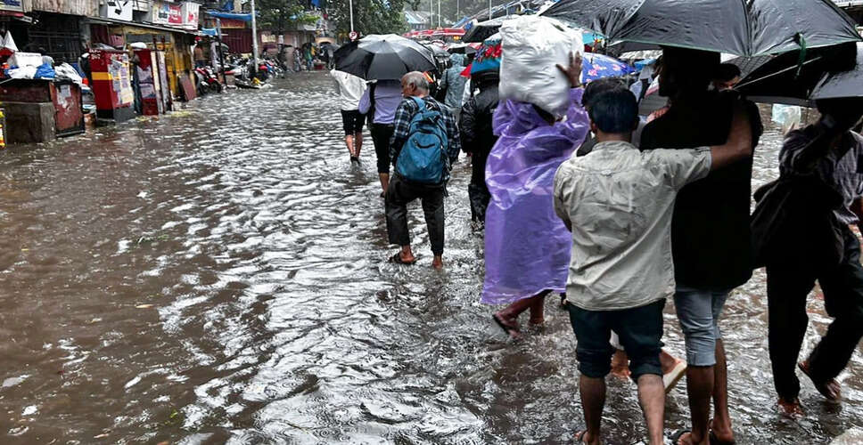 Landslide in Mumbai After Heavy Rain Causes Damage to Homes