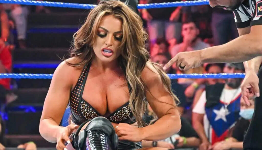 Mandy Rose Criticizes WWE for Ignoring Her Dual Championship Status