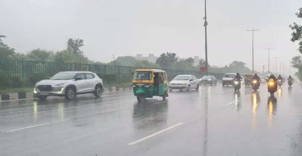 Heavy Rain Brings Relief to Delhi-NCR Amidst Traffic Chaos
