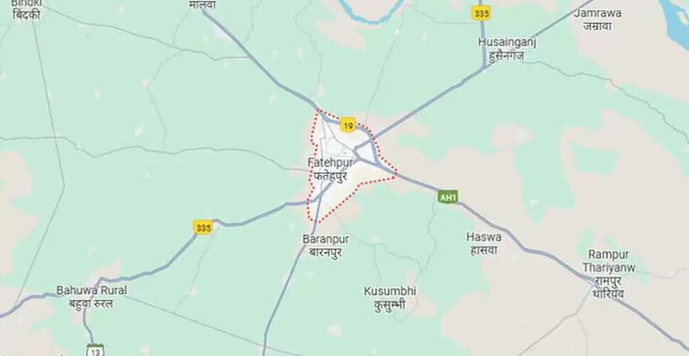 Vandalism at Fatehpur Mausoleum Sparks Political Outcry in Uttar Pradesh