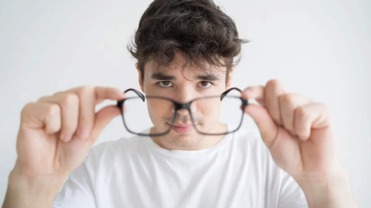 Enhancing Eye Health: Exercises and Dietary Tips