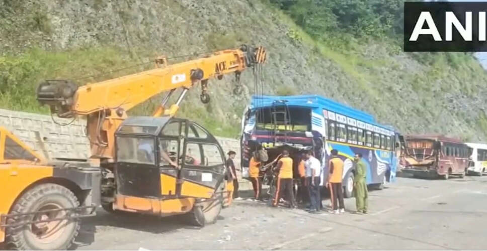 Accident Involving Five Buses Injures 36 Amarnath Pilgrims in Jammu and Kashmir