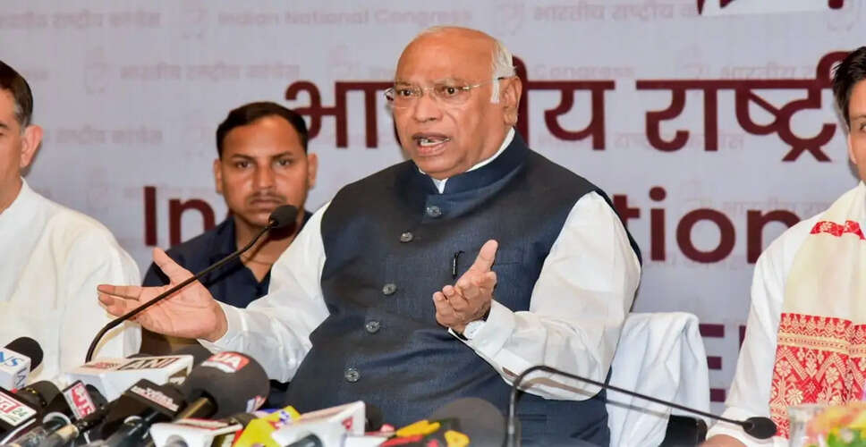 Mallikarjun Kharge Criticizes Congress Workers at Karnataka Leadership Ceremony