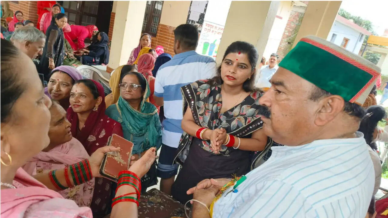 Local Infrastructure Improvements Discussed in Gaggal Under Aapka Sevak Aapke Dwar Initiative