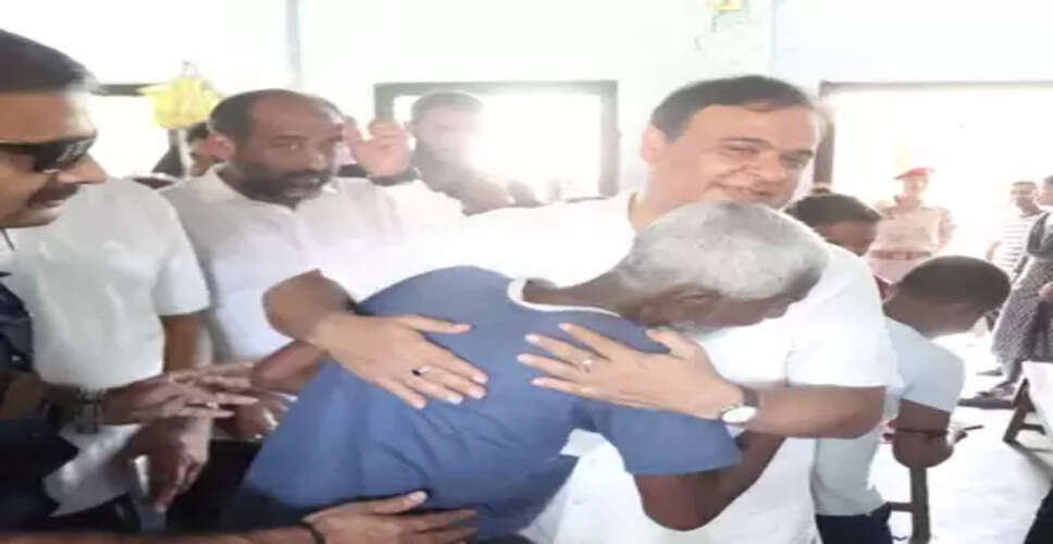 Assam CM reviews flood situation in two districts of Barak Valley