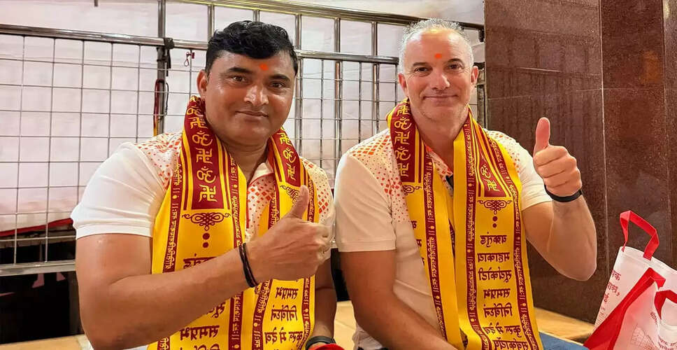 Gujarat Giants Prepare for WPL 2026 with Temple Visit