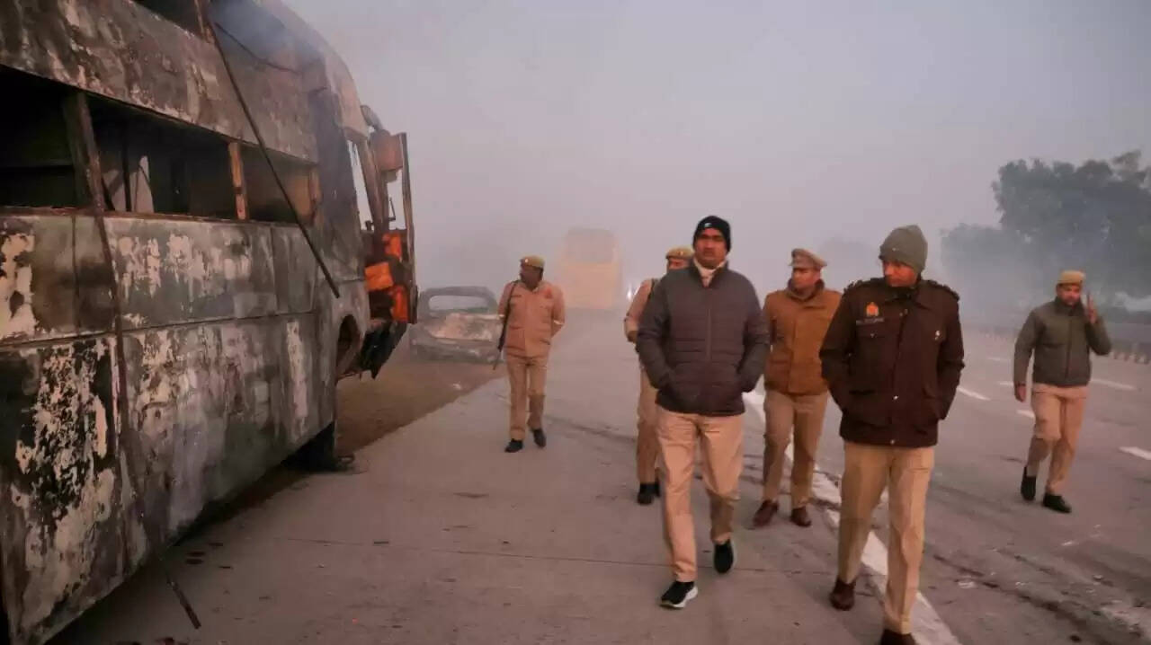 Tragic Multi-Vehicle Collision on Yamuna Expressway Claims Lives