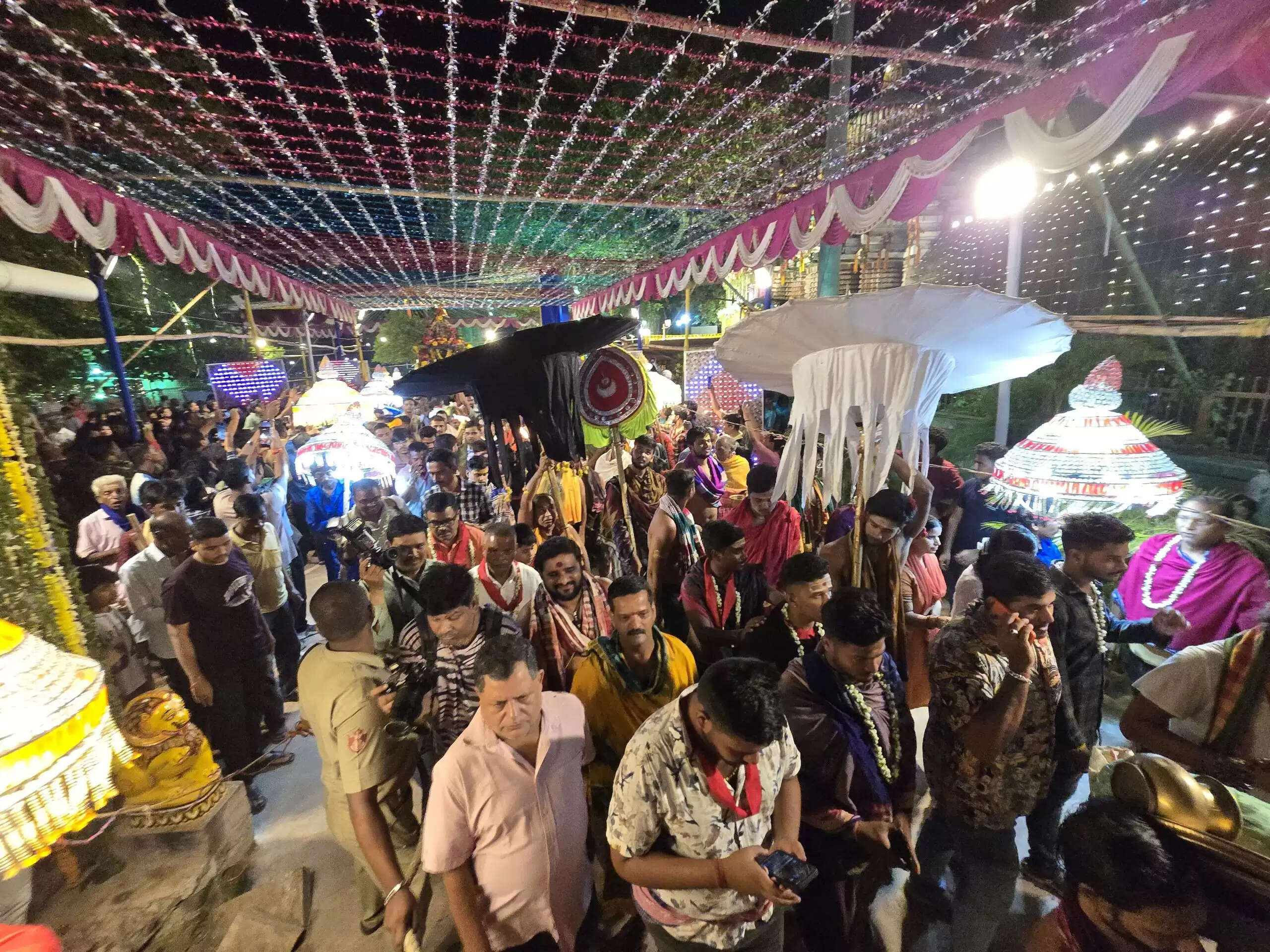 A Spectacular Celebration: Lord Shiva's Divine Wedding Procession in Bhubaneswar