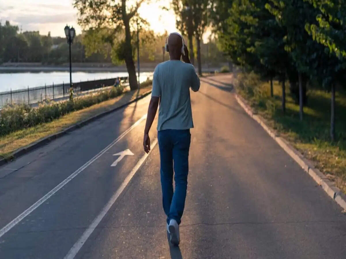 Optimal Times for Morning Walks in Delhi-NCR Amidst Pollution