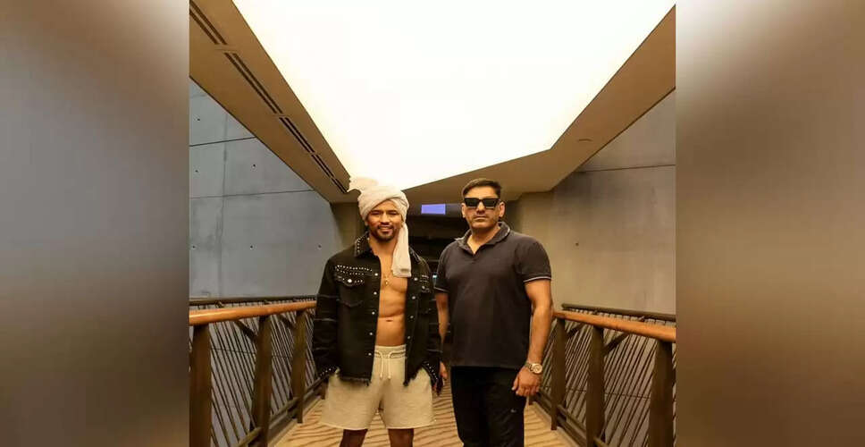 Indian Boxer Neeraj Goyat's Manager Steps In During Post-Fight Altercation